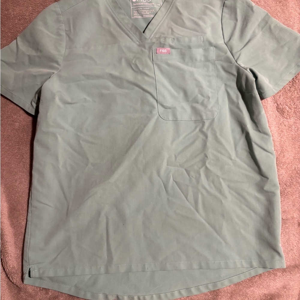 FIGS women’s V-Neck Scrub Top in Sage Green